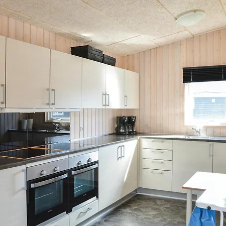 Holiday home 4 *
